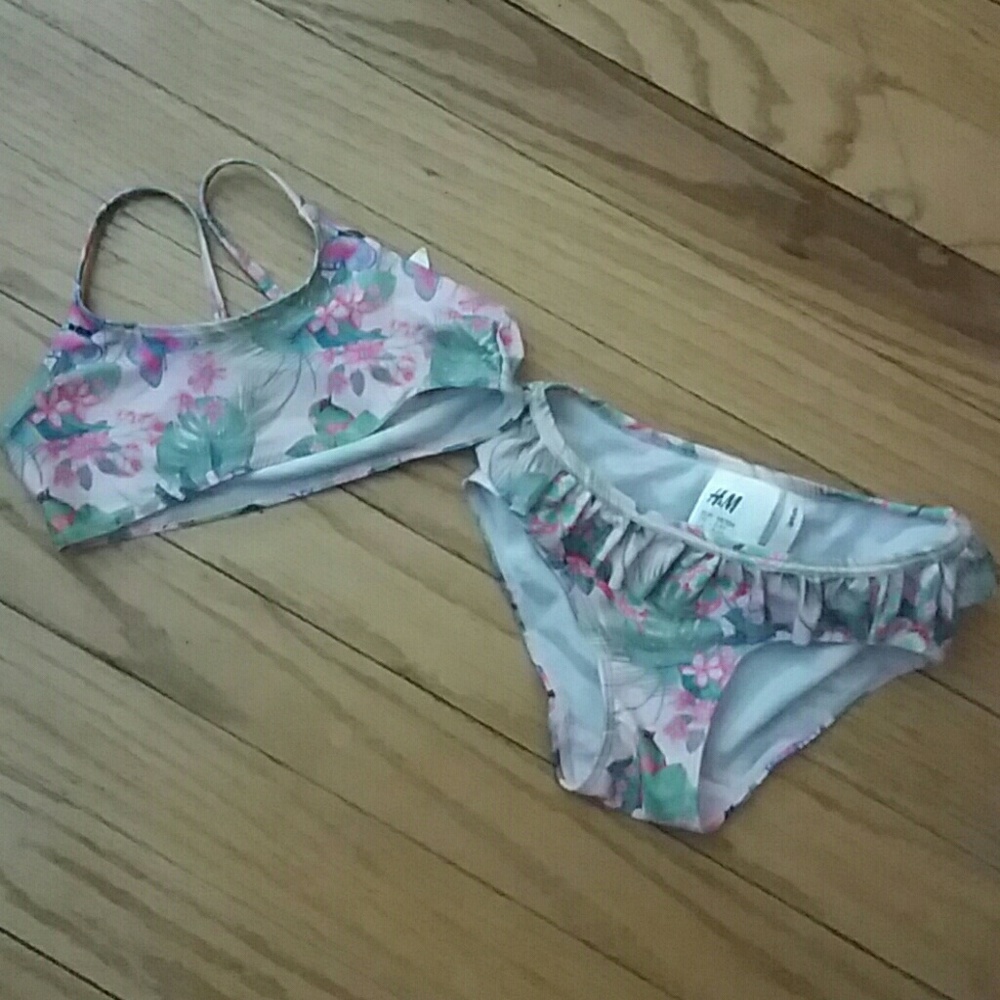 H&M NWOT 2 pieces kid bathing suit sz. 2-4